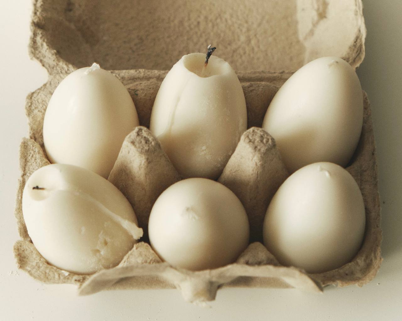 Бренд Predubezhdai выпустил свечи в виде пасхальных яиц (фото 2)