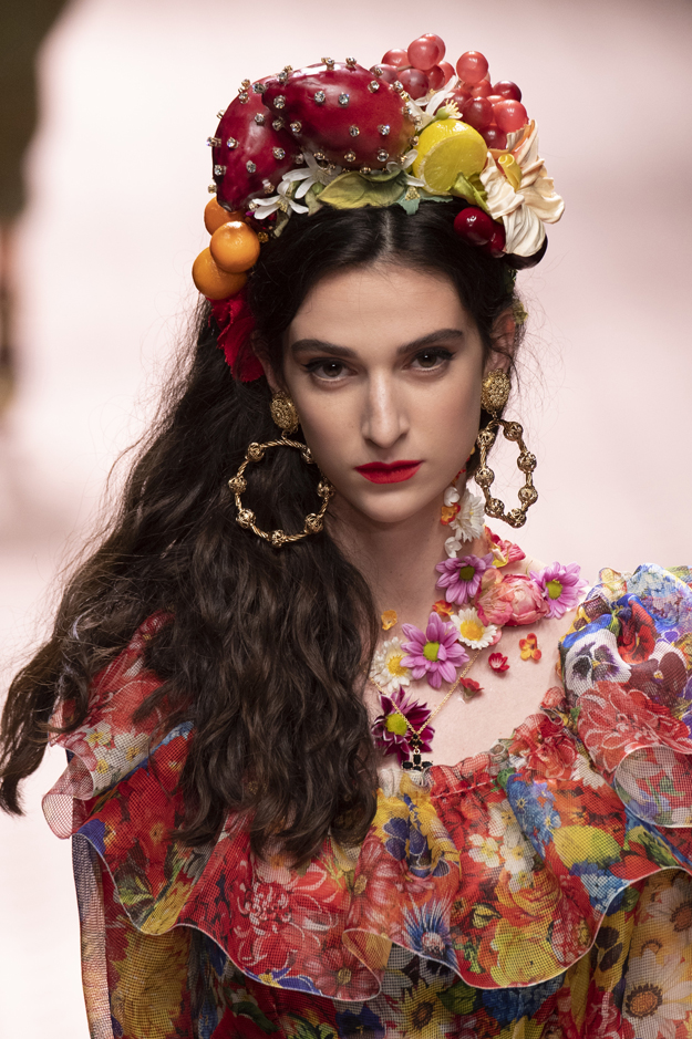 Прически, весна-лето 2019: тенденции с Недели моды в Милане (фото 1)