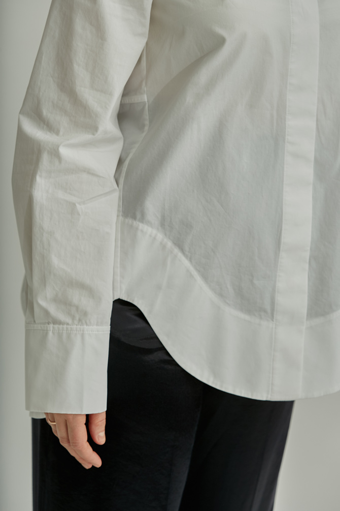 Белая рубашка как начало нового искусства — специальная съёмка Buro. и COS (фото 15)