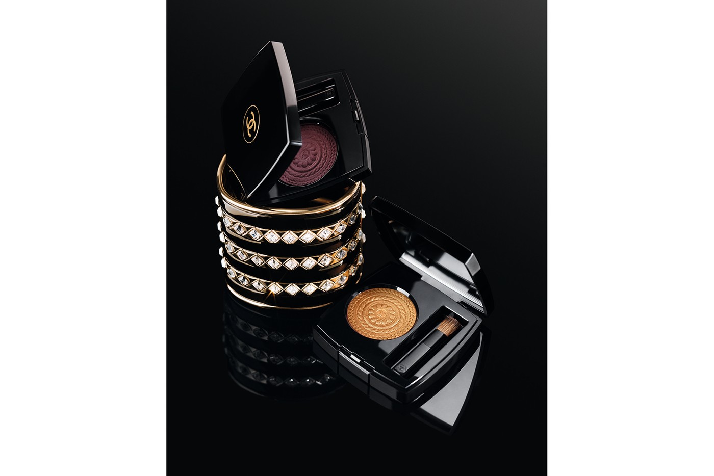 Chanel представил новогоднюю коллекцию макияжа, вдохновленную барокко (фото 4)