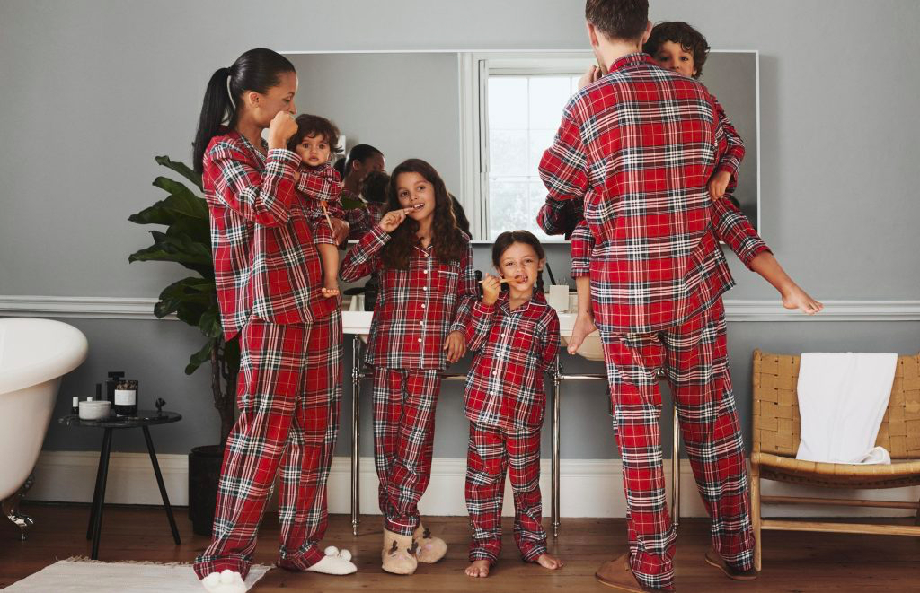 Смокинги и платья в блестках: H&M выпустил праздничную коллекцию (фото 14)