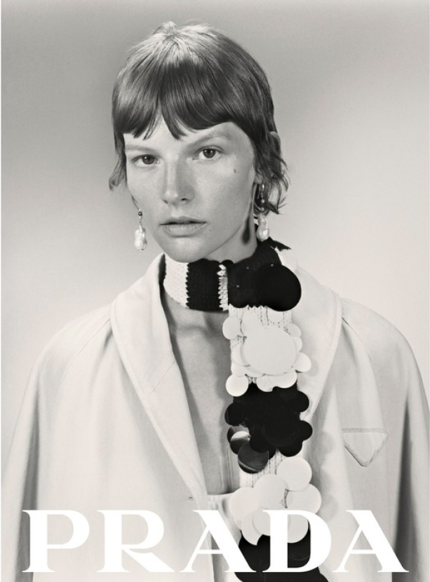 Prada поместил кадры из новой рекламной кампании на обертку для цветов (фото 3)