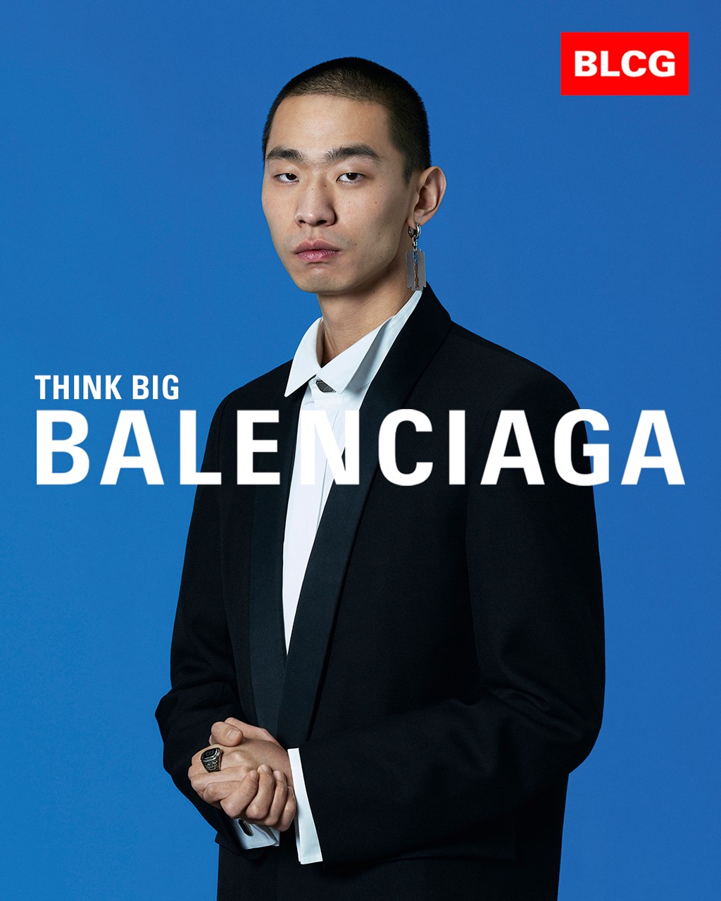 «Сила мечт» и «мысли масштабно»: Balenciaga выпустил кампанию с вдохновляющими надписями (фото 13)