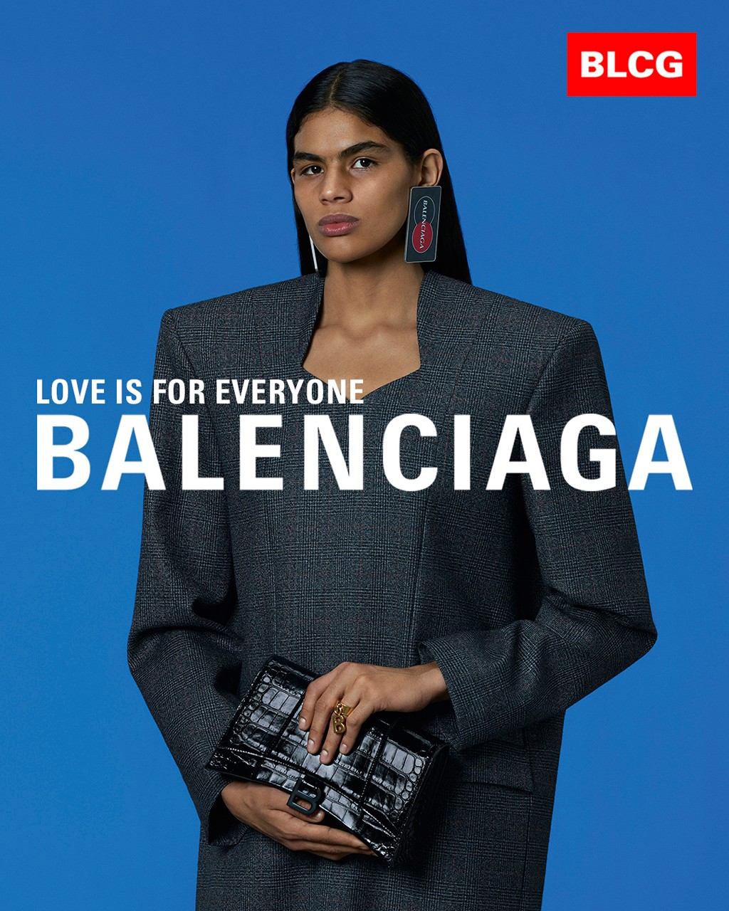 «Сила мечт» и «мысли масштабно»: Balenciaga выпустил кампанию с вдохновляющими надписями (фото 4)