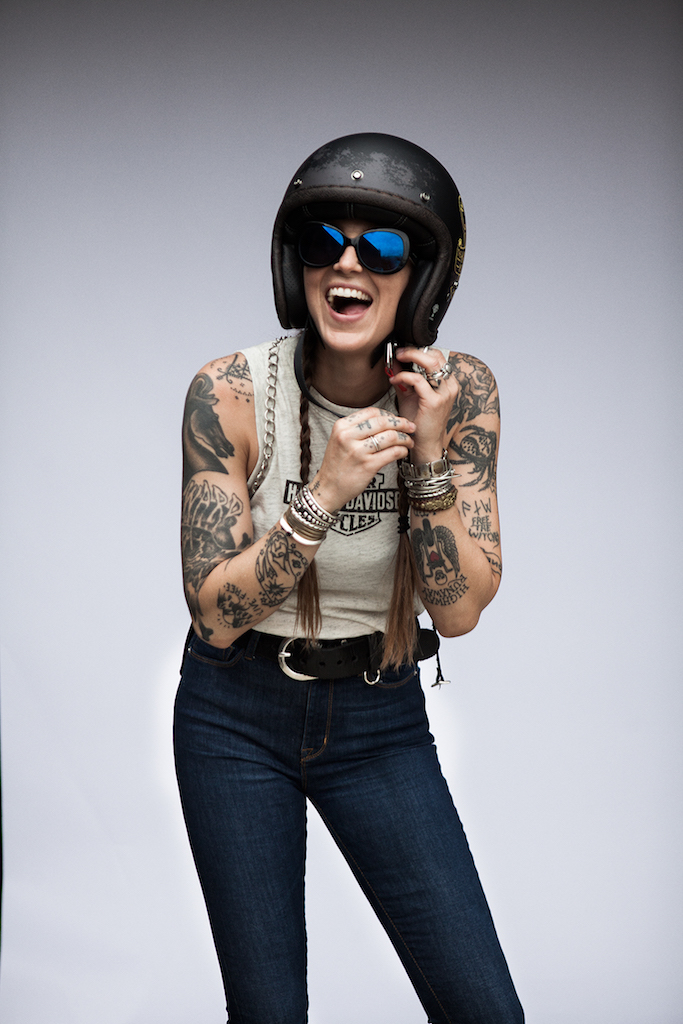 В онлайн-магазине ЦУМа появились одежда и аксессуары Harley-Davidson (фото 1)