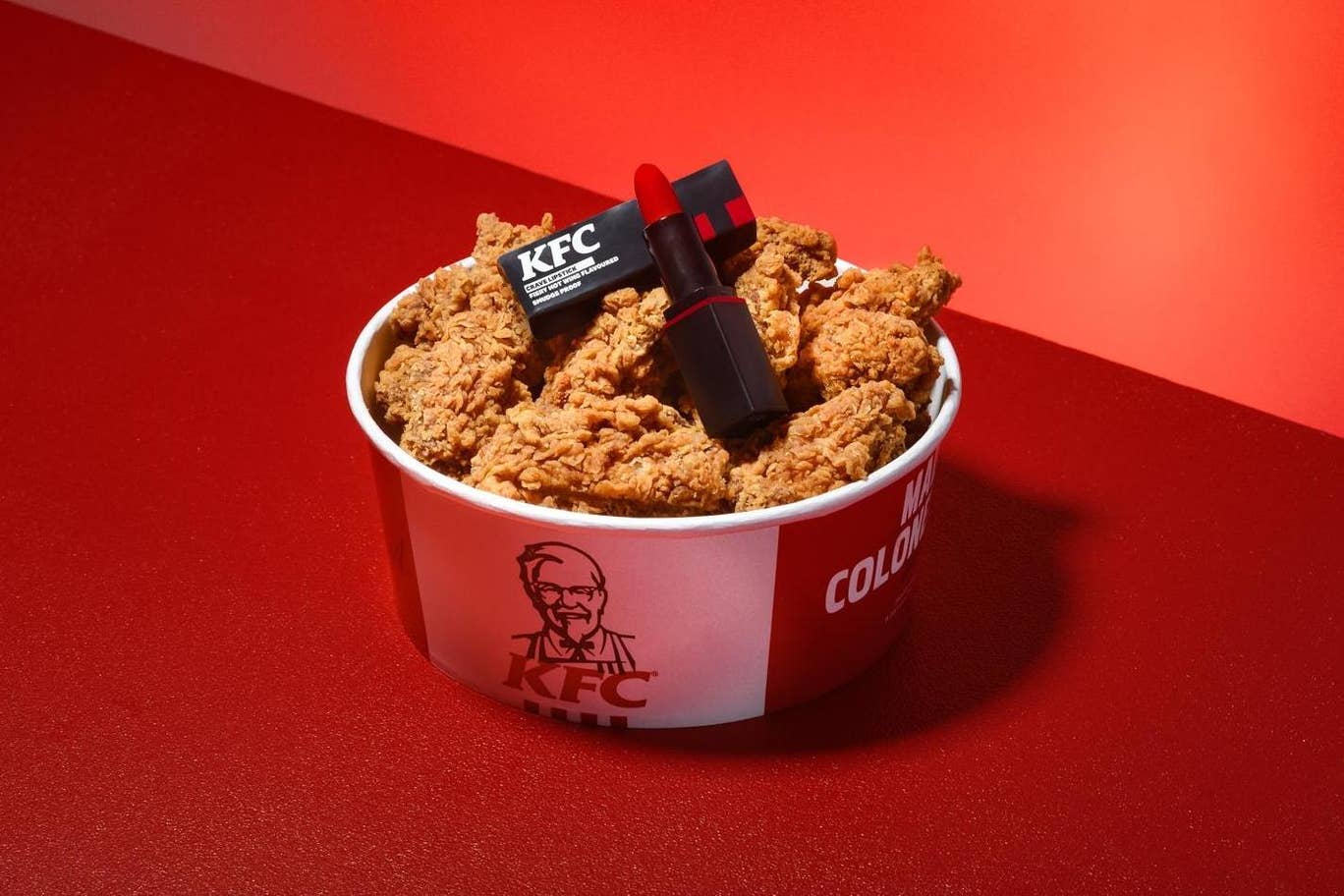 KFC выпустила губную помаду со вкусом острых куриных крылышек (фото 1)