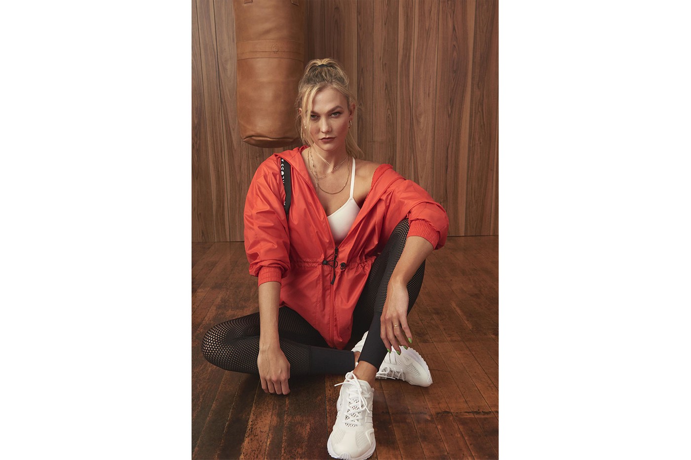 Карли Клосс и adidas создали коллекцию в поддержку женщин (фото 2)