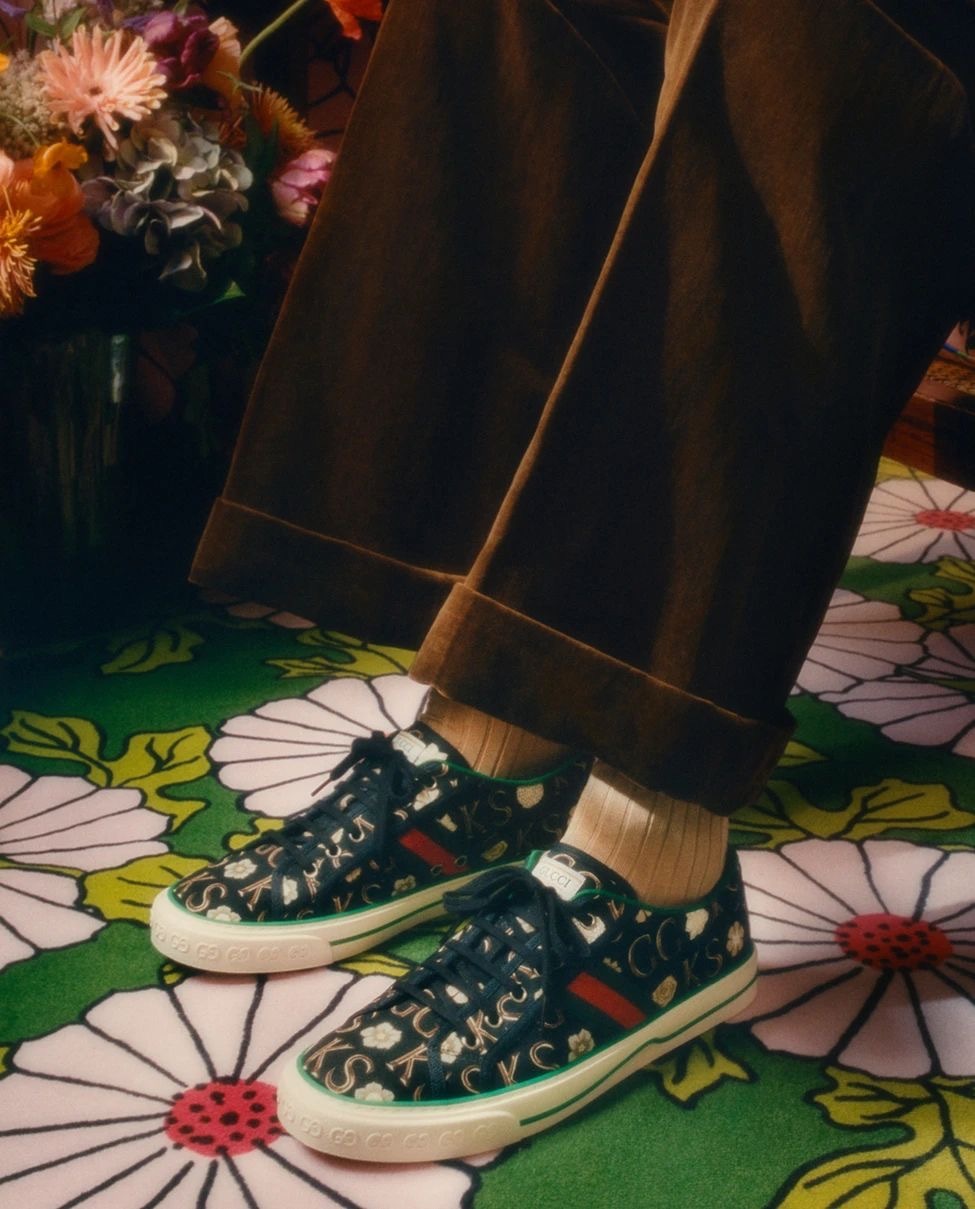 Gucci выпустил коллекцию с цветочными узорами от дизайнера 1970-х Кена Скотта (фото 9)