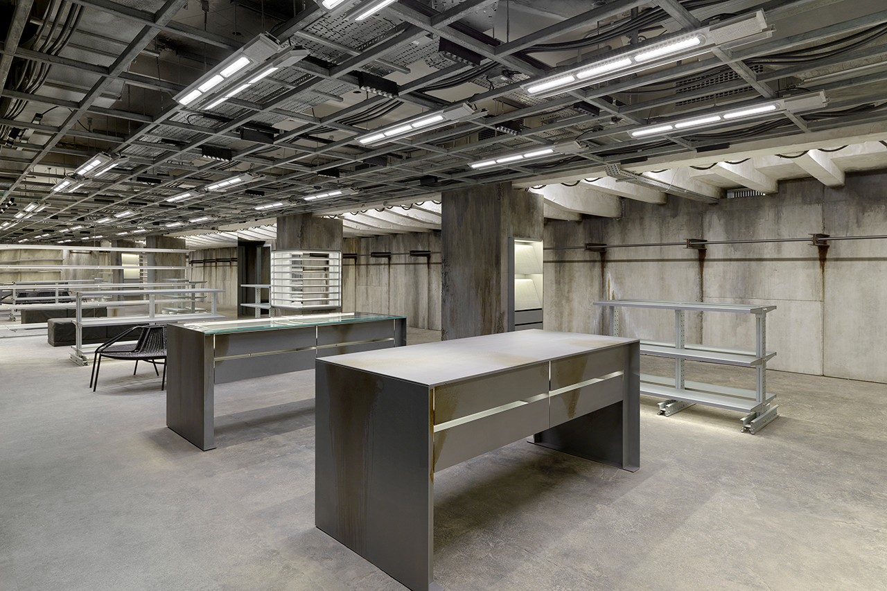 В Лондоне открылся новый флагманский магазин Balenciaga (фото 3)