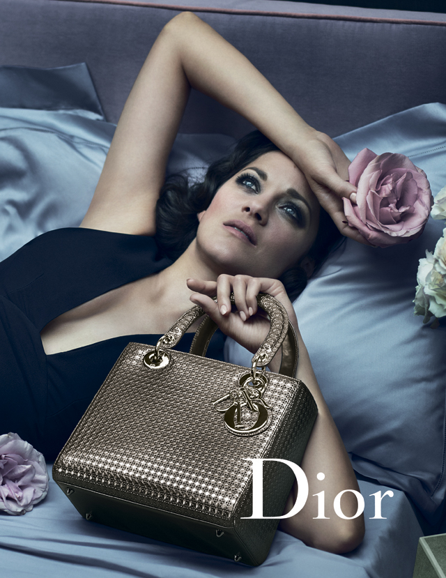 Марион Котийяр вновь стала Lady Dior (фото 1)