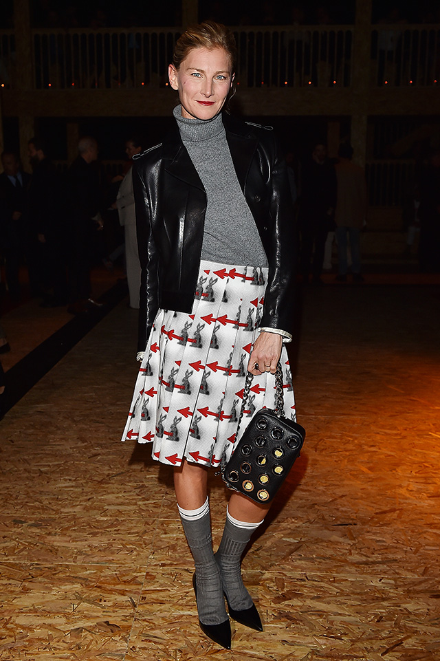 Элизабет фон Гуттман Гости показа Prada в Милане (фото 6)