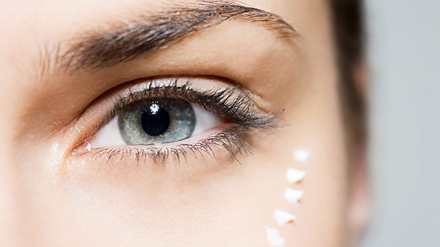 Нежнее нежного: как ухаживать за кожей вокруг глаз? (фото 1)