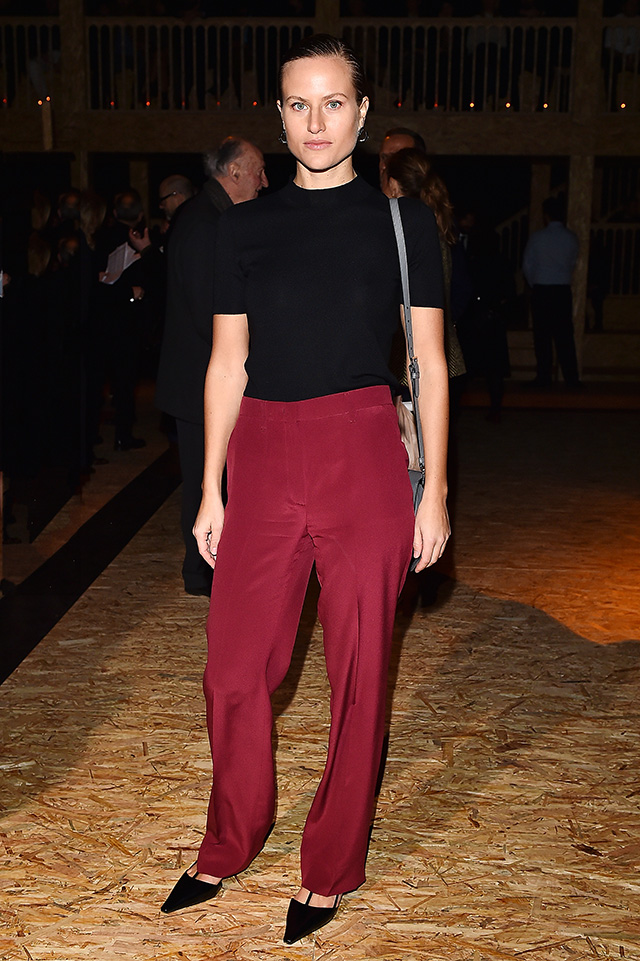 Олимпия Скерри Гости показа Prada в Милане (фото 10)