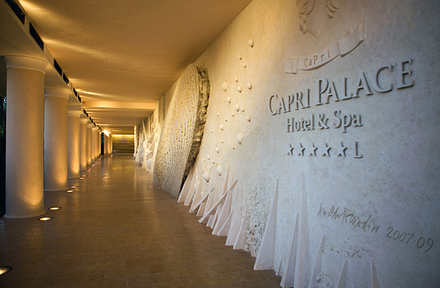 В дворцовом стиле: Capri Palace Hotel & Spa (фото 1)