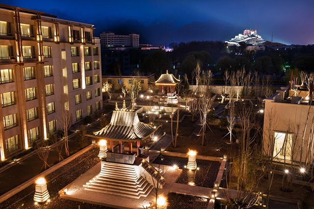 Новый отель Shangri-La Lhasa открылся на самом высоком плато в мире (фото 1)