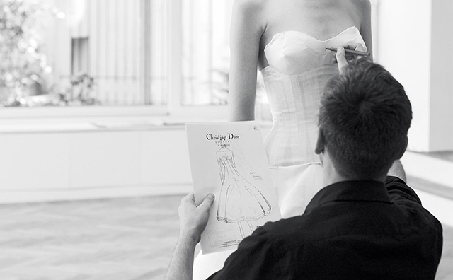 Призрак Кристиана Диора был замечен на съемках фильма "Dior и я" (фото 1)