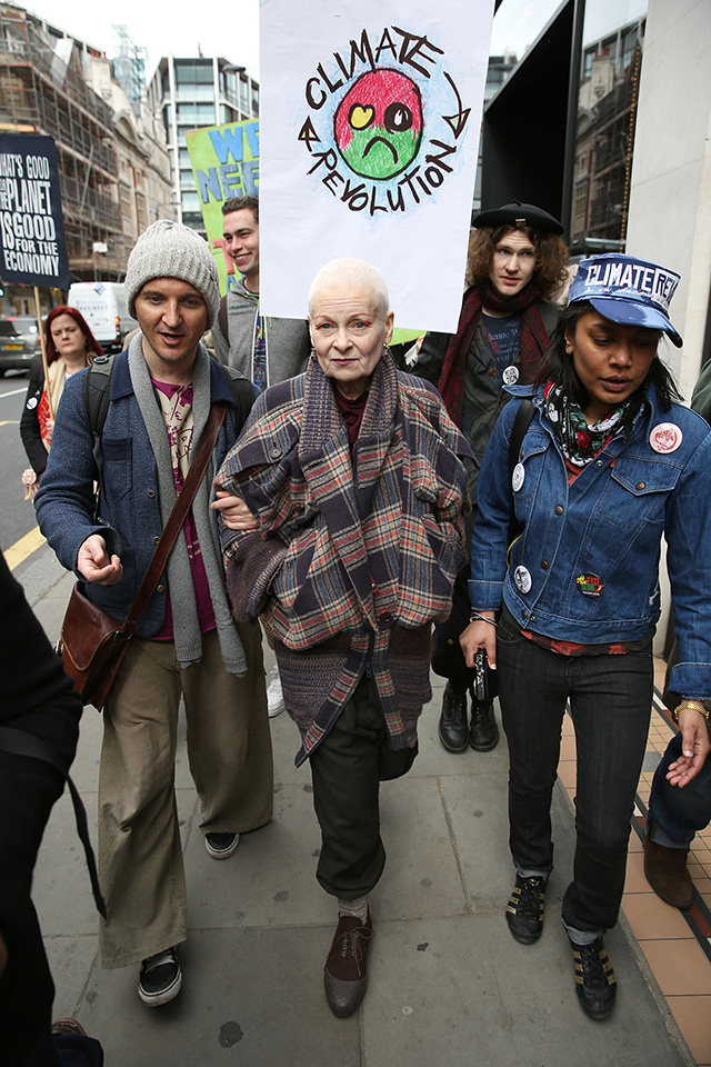 Вивьен Вествуд возглавила протестное шествие в Лондоне (фото 1)