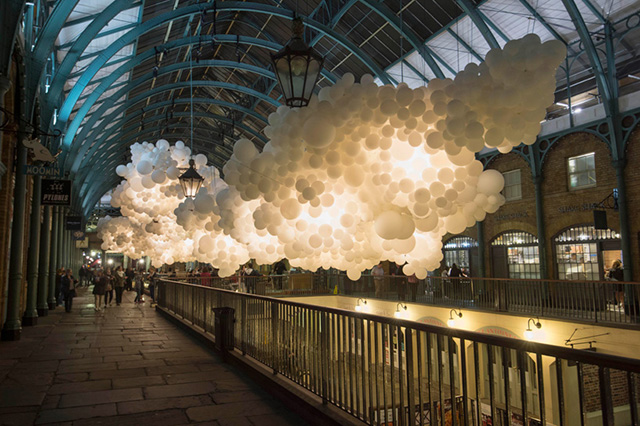 В Ковент-Гардене облачно: инсталляция из 100 000 шариков (фото 3)