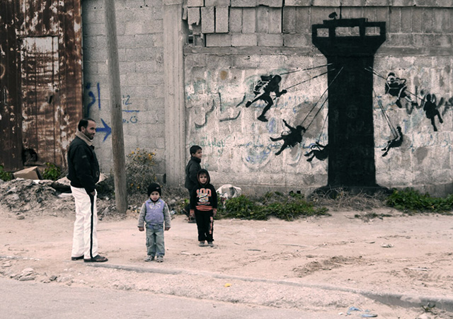 Бэнкси выпустил документальную короткометражку о секторе Газа (фото 3)