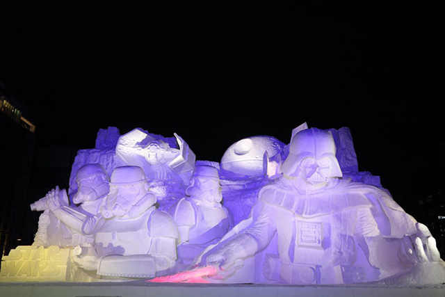 Снежные скульптуры героев "Звездных войн" сделаны в Японии (фото 2)