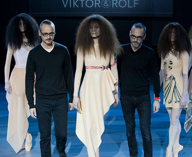Неделя высокой моды в Париже: Viktor & Rolf, весна 2014 (фото 1)