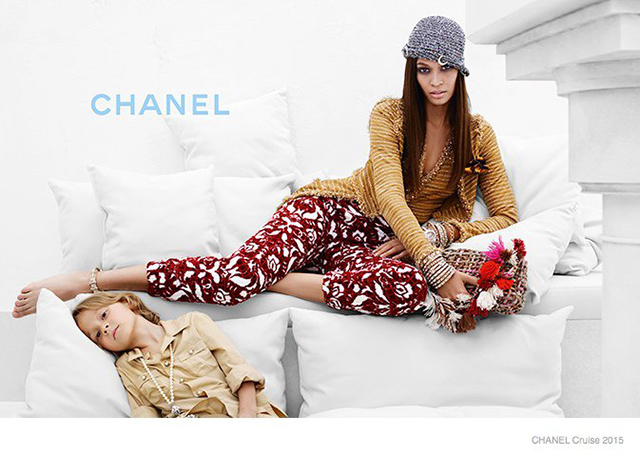 Джоан Смоллс в новой кампании Chanel Métiers d'Art (фото 1)