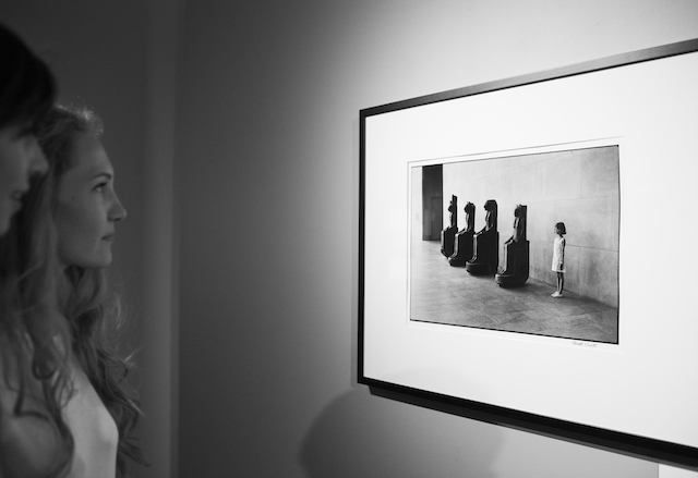 Открытие выставки "Портреты" Эллиотта Эрвитта в Pobeda Gallery (фото 15)