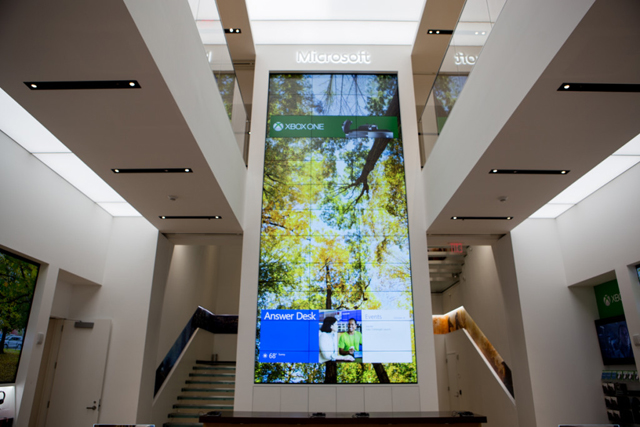 По соседству с Apple: Microsoft открыл флагманский магазин на Пятой авеню (фото 2)