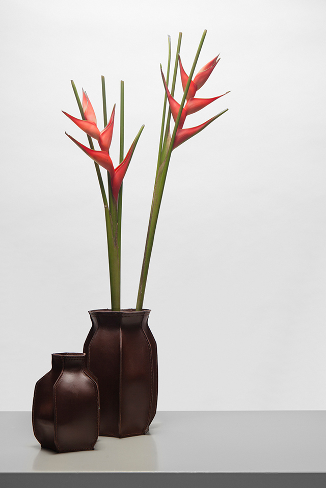 Объект желания: кожаные вазы Studio Roex (фото 2)