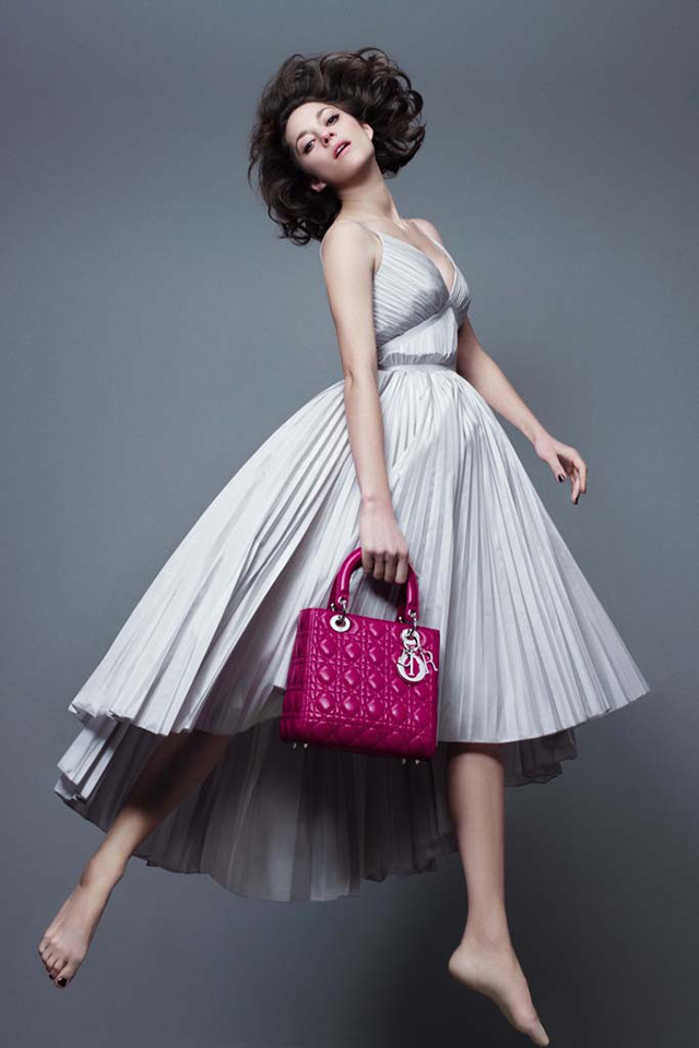 Марион Котийяр в новой рекламной кампании Lady Dior Campaign (фото 1)