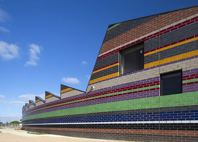 Полосатый учебный комплекс в Мельбурне от бюро McBride Charles Ryan (фото 2)