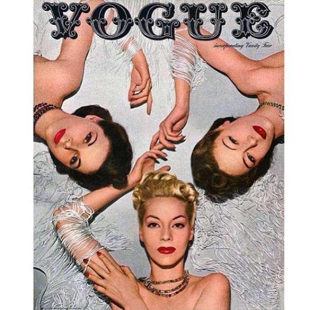 Vintage Vogue cover 1939 !!
So chic 