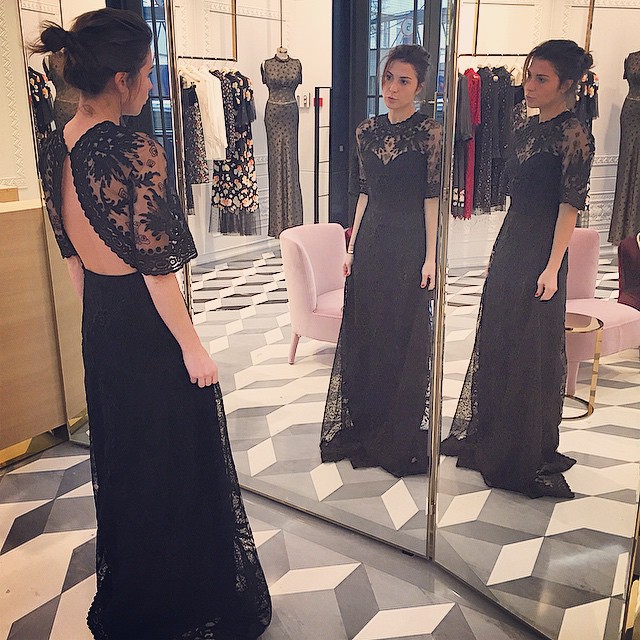 Меня троит  готовимся к открытию бутика в понедельник @vilshenko_official @olgavilshenko на мне платье @vilshenko_official ️️️