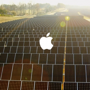 Apple будет встраивать солнечные батареи в экран
