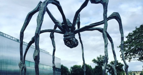 Перед музеем современного искусства вырос паук Луизы Буржуа