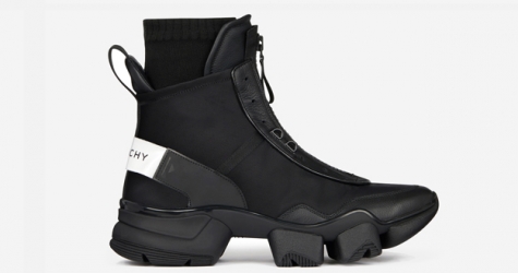 Клэр Уэйт Келлер выпустила дебютную модель кроссовок для Givenchy