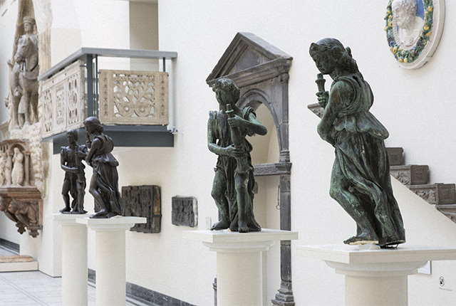 Музей V&A купил скульптуры XVI века
