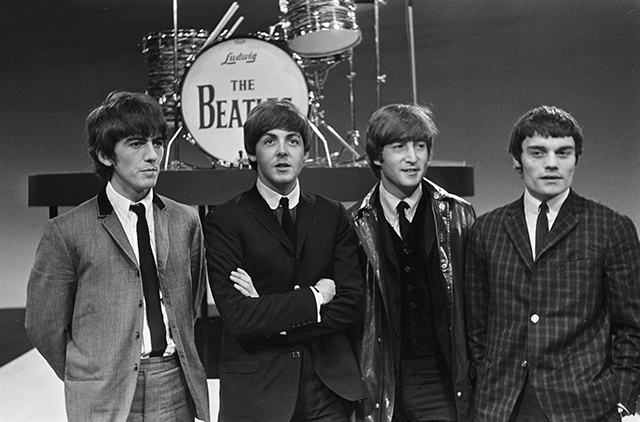 Первый контракт The Beatles продан на аукционе