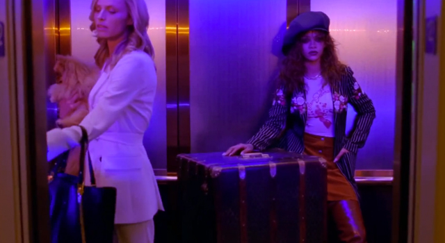 Рианна в пальто Ulyana Sergeenko Couture в трейлере своего нового клипа
