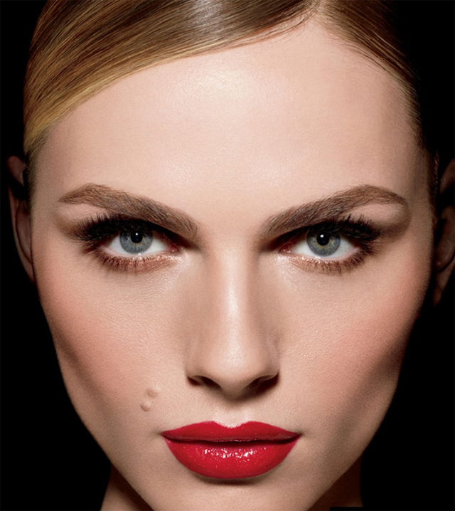 Make Up For Ever выпустил рекламную кампанию с Андреа Пежич