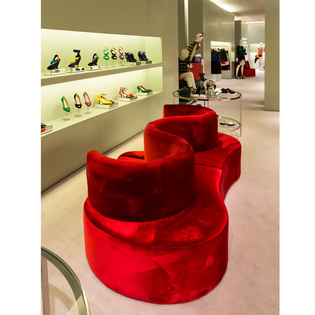 Новые диваны Prada на выставке Salone del Mobile