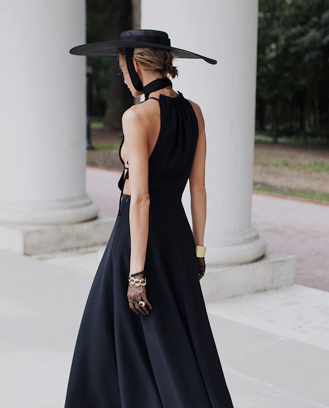 Бренд YuliaWave выпустил коллекцию черных платьев