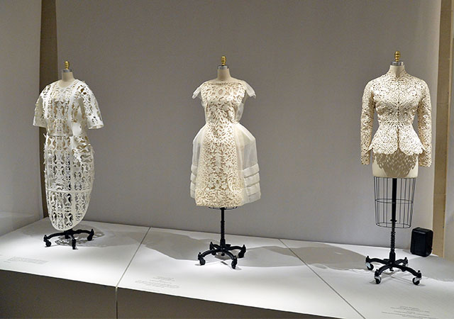 Экспозиция выставки «Manus x Machina: Мода в эпоху технологии»