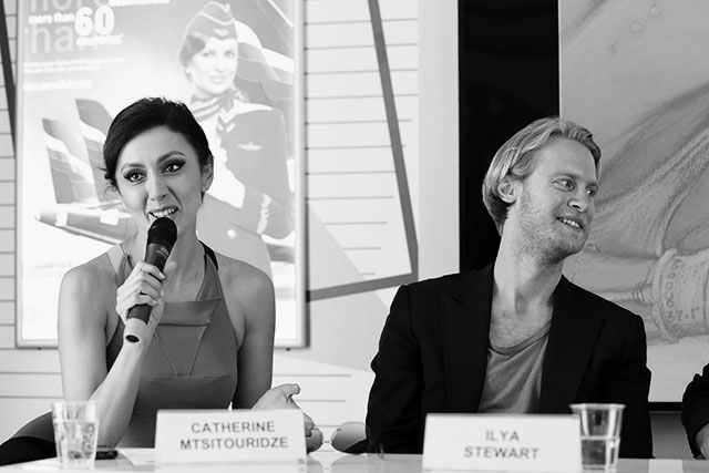Екатерина Мцитуридзе и Илья Стюарт во время презентации в Российском павильоне в Каннах