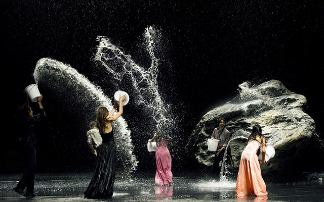 \"Пина: Танец страсти\", 2011. Документальный фильм о судьбе легендарной немецкой танцовщицы Пины Бауш, скончавшейся в 2009 году. Был номинирован на Оскар в качестве лучшей документальной ленты.