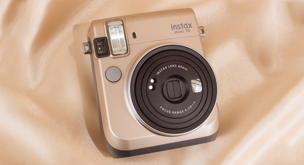 Выбор Buro 24/7: камера Instax mini 70 от Fujifilm