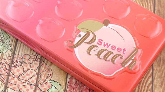 Палитра теней Too Faced с ароматом персика поступила в предпродажу