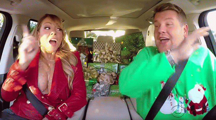 Адель, Элтон Джон, Леди Гага и другие звезды в рождественском выпуске Carpool Karaoke
