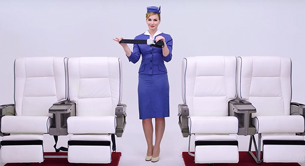 Видео дня: Как менялась униформа стюардесс
