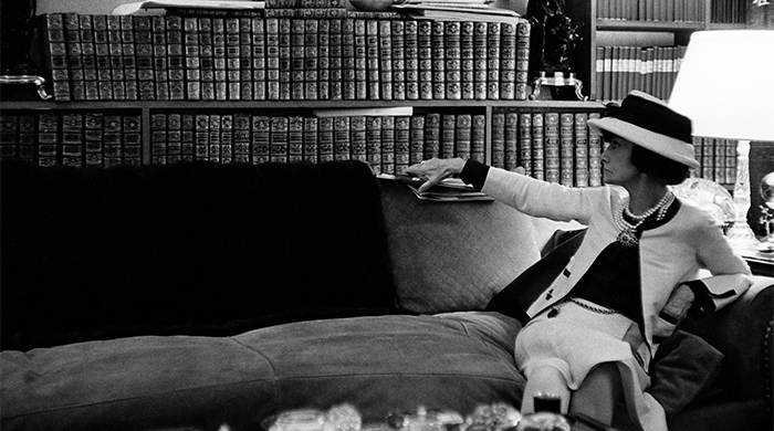 Осенью Chanel откроет выставку "Женщина, которая читает"